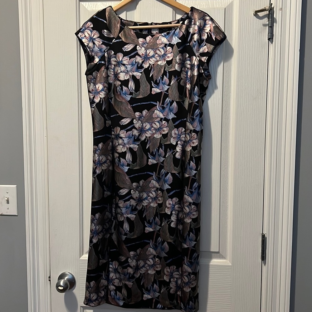 Flower dress great for work